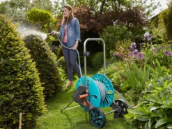 Gardena Schlauchwagen »CleverRoll M« Set, Mit 20 M Schlauch, Systemteilen Und Spritze -Garten- Und Terrassengeschäft gcp4963b16c87aa4725b453fe14a2fa59cc